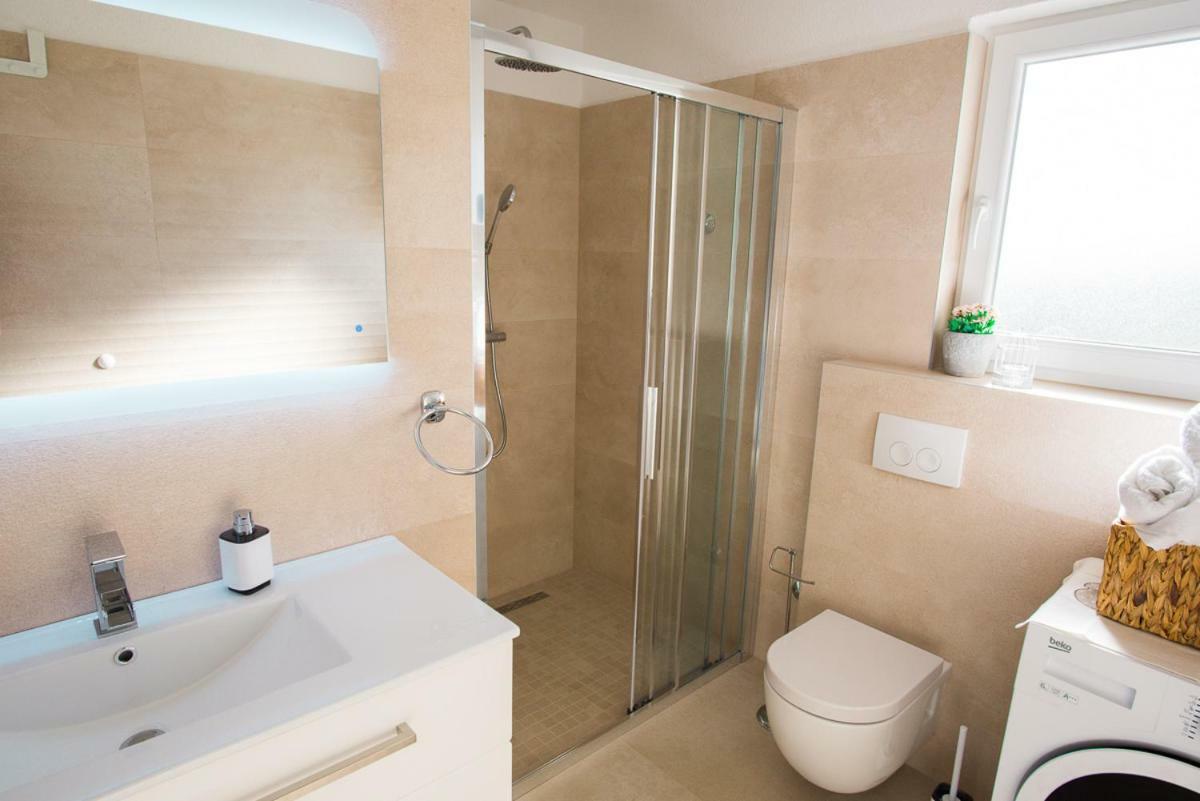 Apartments Cambio Каштела Екстер'єр фото