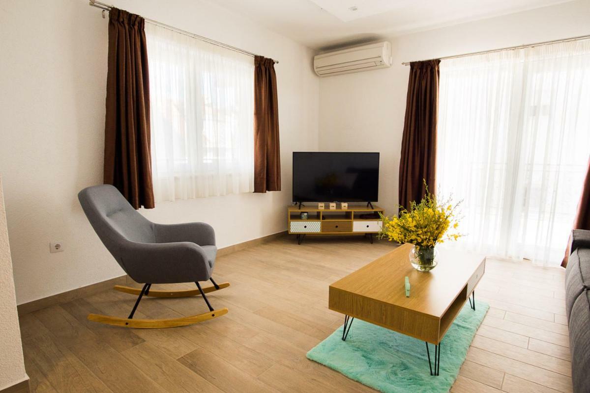 Apartments Cambio Каштела Екстер'єр фото