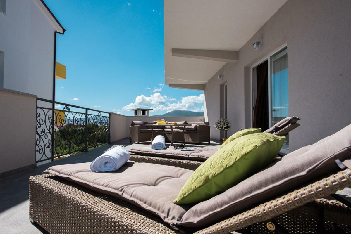 Apartments Cambio Каштела Екстер'єр фото