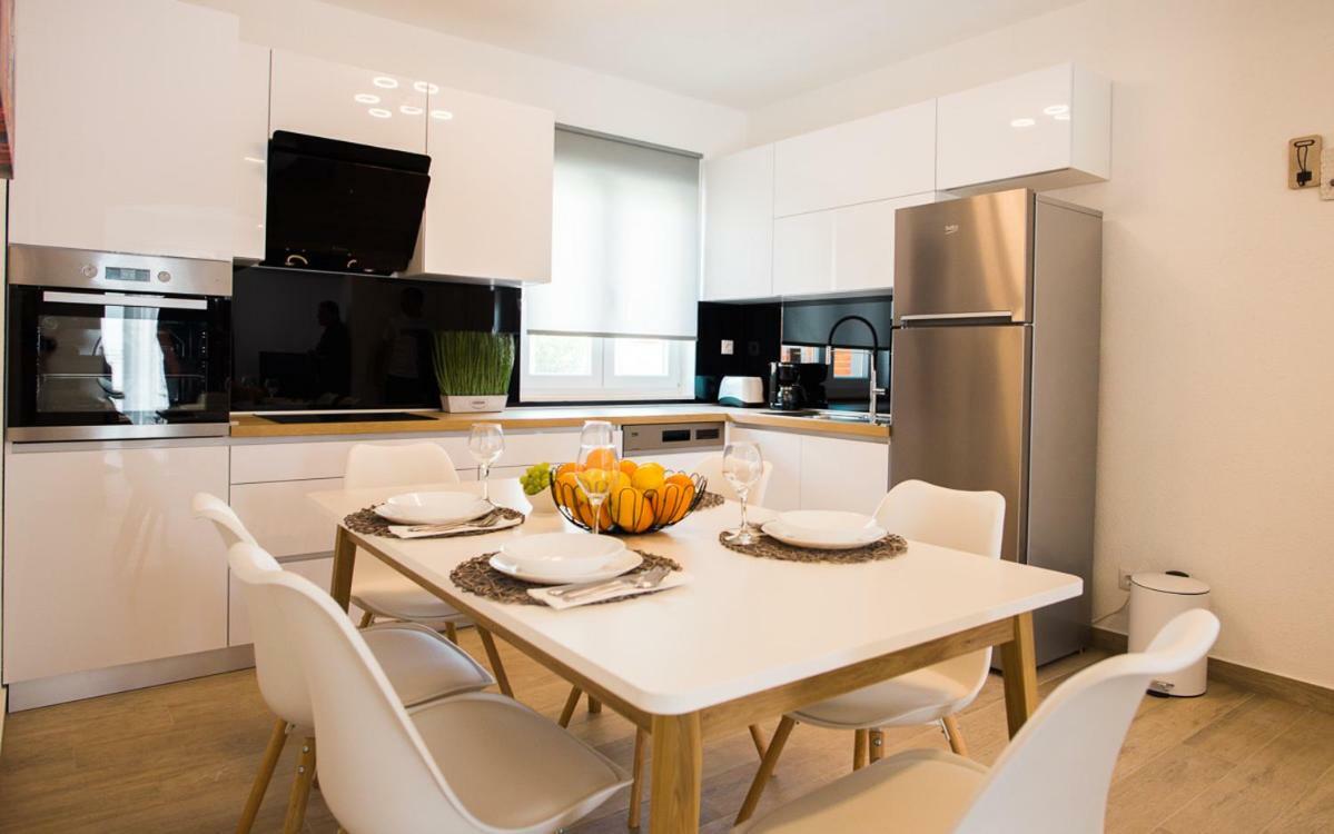 Apartments Cambio Каштела Екстер'єр фото