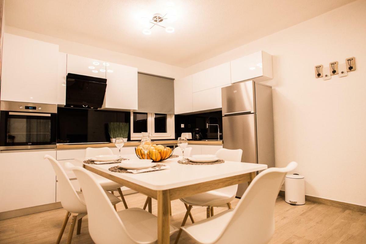 Apartments Cambio Каштела Екстер'єр фото
