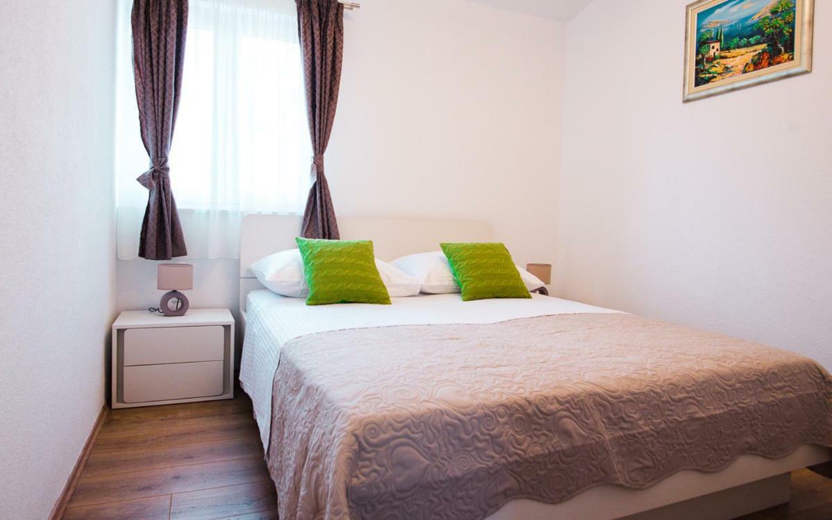 Apartments Cambio Каштела Екстер'єр фото