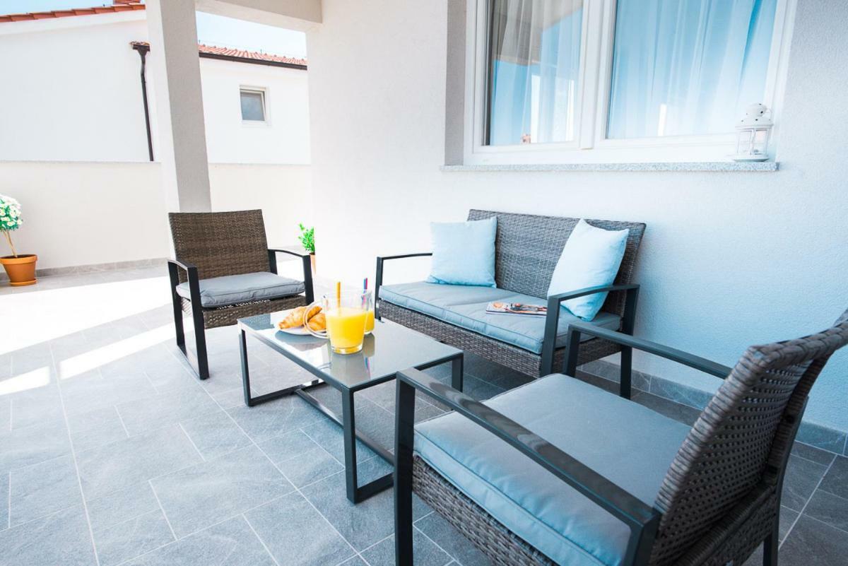 Apartments Cambio Каштела Екстер'єр фото